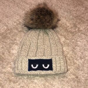 David & Young sleepy eyes snow hat